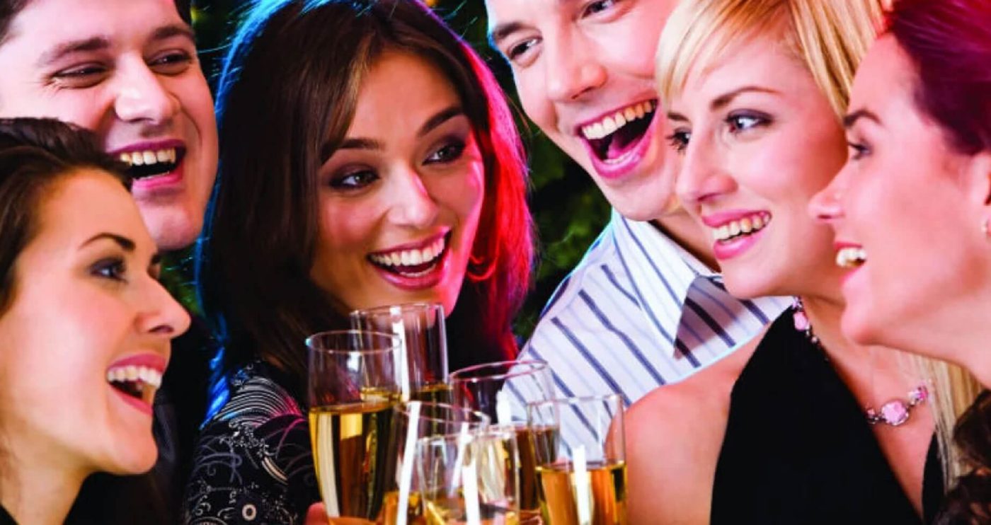 Fazer Uma Despedida de Solteira e Solteiro Combinadas